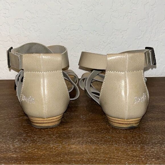 Blowfish Gladiator Buckle Snap Strap Sandal Shoes - Picture 8 of 11